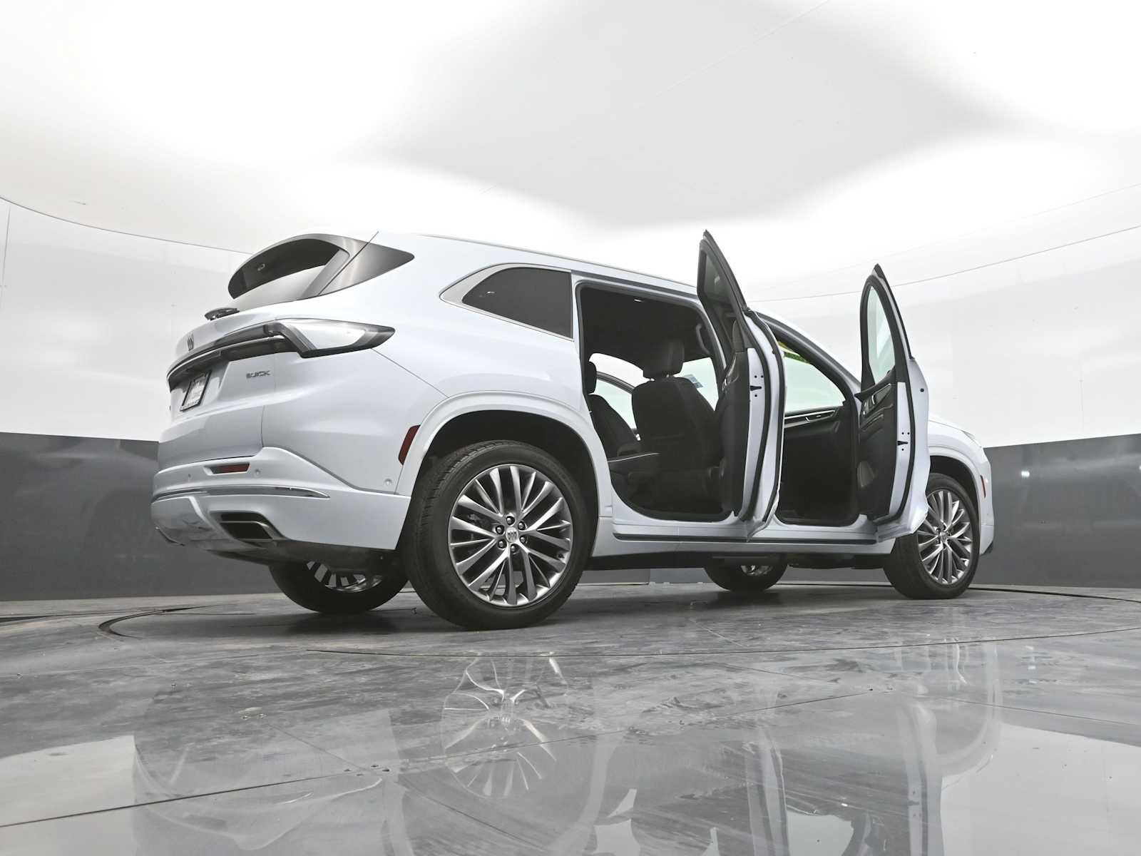 Used 2026 Buick Enclave Avenir w/ Super Cruise Package AWD/4WD image 56