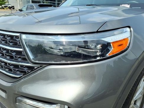 Certified 2021 Ford Explorer XLT w/ Equipment Group 202A RWD image 3