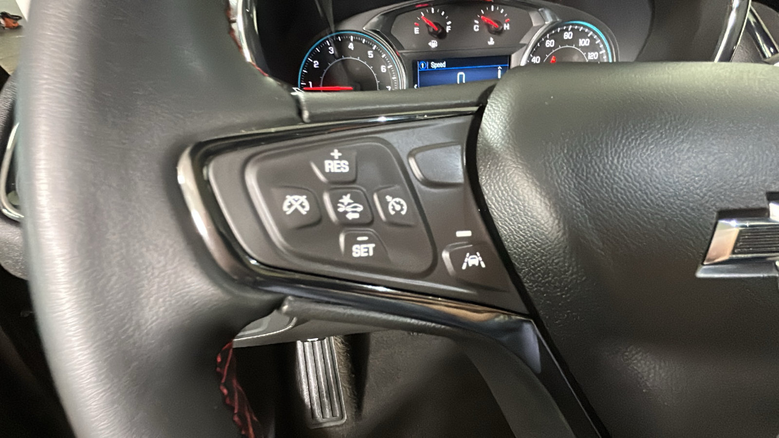 Used 2024 Chevrolet Equinox RS AWD/4WD image 18