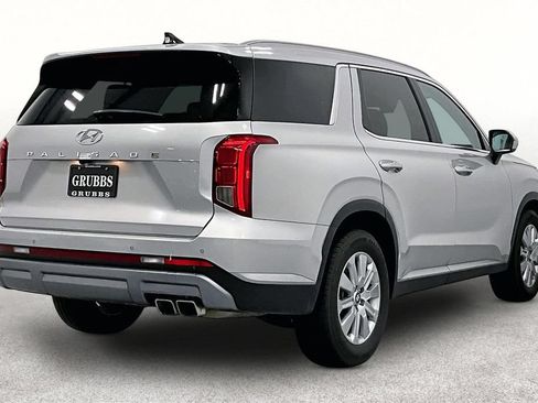 Used 2025 Hyundai Palisade SEL FWD image 2