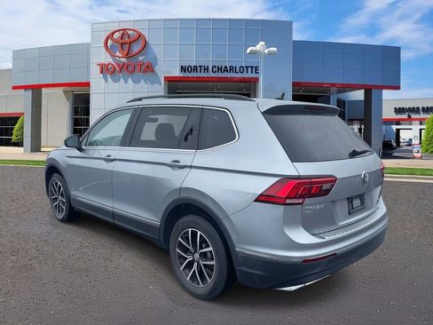 Used 2021 Volkswagen Tiguan SE w/ Panoramic Sunroof Package image 8