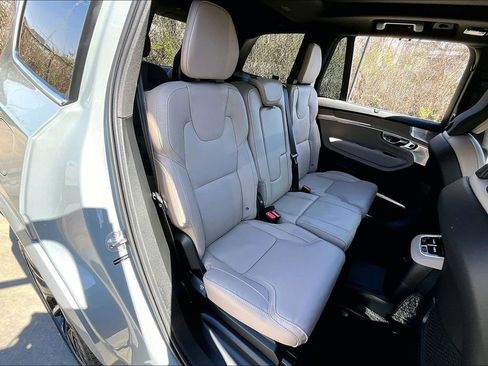 New 2026 Volvo XC90 T8 Ultra w/ Protection Package Premier AWD/4WD image 16
