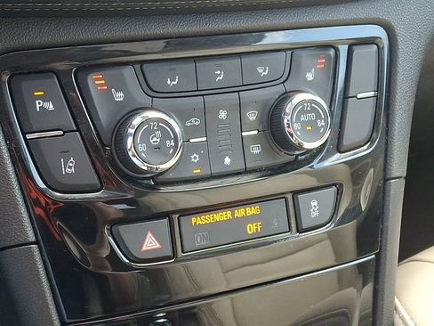 Used 2017 Buick Encore Premium image 17