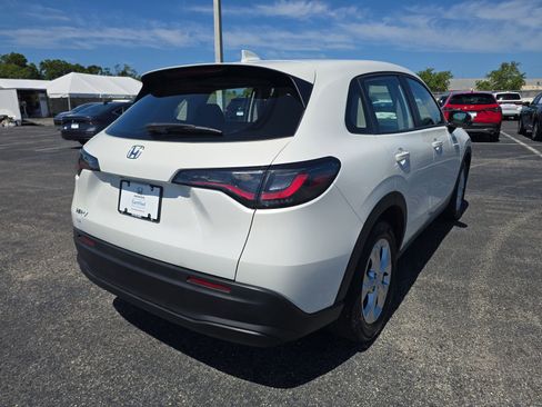 Certified 2023 Honda HR-V LX image 4