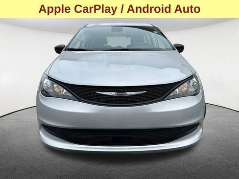 Used 2024 Chrysler Voyager LX image 4