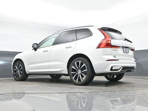 Used 2023 Volvo XC60 B5 Plus FWD image 15