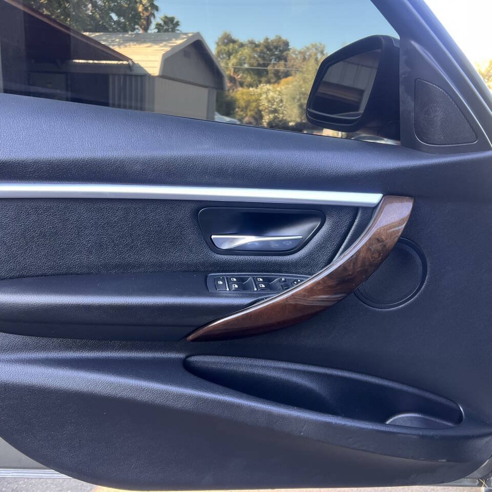 Used 2016 BMW 328i Sedan RWD image 17