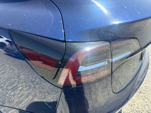Used 2018 Tesla Model 3 Mid Range RWD image 11