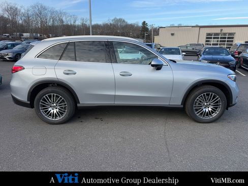 New 2026 Mercedes-Benz GLC 300 GLC 300 image 9