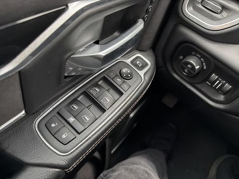 Used 2020 RAM 2500 Laramie AWD/4WD image 17