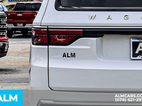 Used 2024 Jeep Wagoneer L Series II w/ Flexible Seating Group image 13