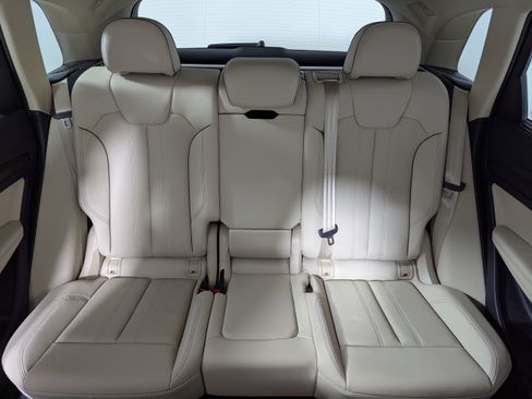 Certified 2024 Audi Q5 2.0T Prestige image 13