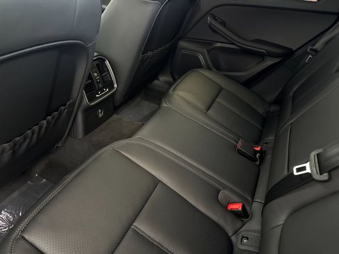 New 2026 Porsche Macan S image 14