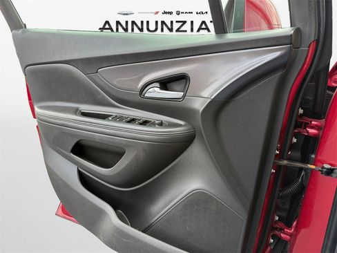 Used 2020 Buick Encore Preferred image 28