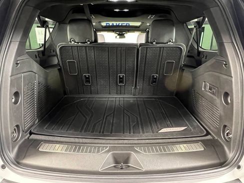 Certified 2023 Chevrolet Suburban Z71 w/ Luxury Package AWD/4WD image 14
