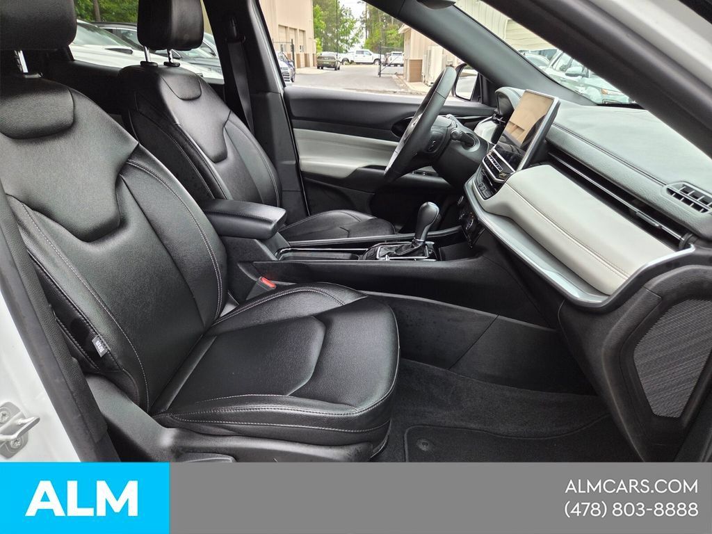 Used 2025 Jeep Compass Limited AWD/4WD image 15