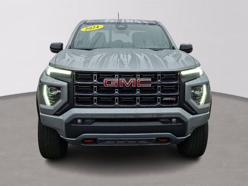 Used 2024 GMC Canyon AT4 image 2