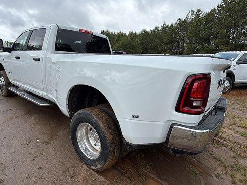 New 2026 RAM 3500 Big Horn AWD/4WD image 10
