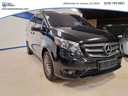 Used 2017 Mercedes-Benz Metris Passenger image 22