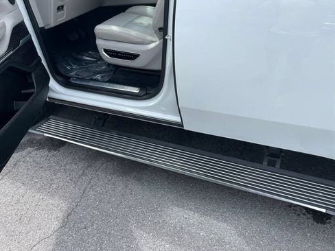 Used 2022 Jeep Grand Wagoneer Series I w/ HD Trailer Tow Package AWD/4WD image 11