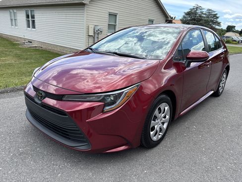 Used 2024 Toyota Corolla LE FWD image 8