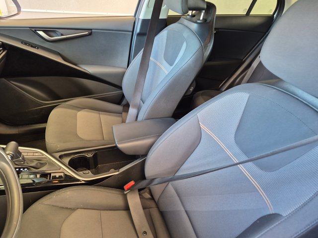 Used 2025 Kia Niro LX FWD image 9
