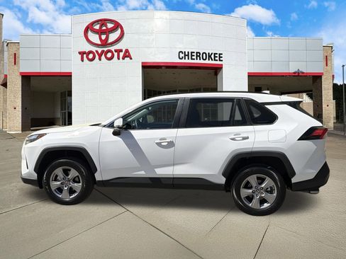 Used 2025 Toyota RAV4 XLE image 8