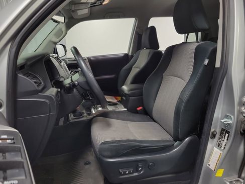 Used 2020 Toyota 4Runner SR5 AWD/4WD image 13