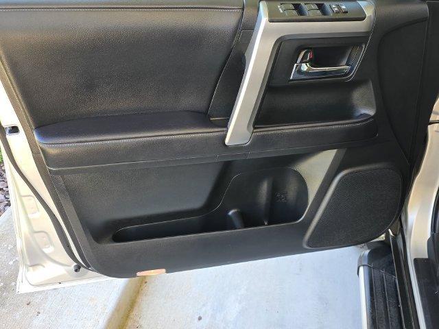 Certified 2022 Toyota 4Runner SR5 AWD/4WD image 32