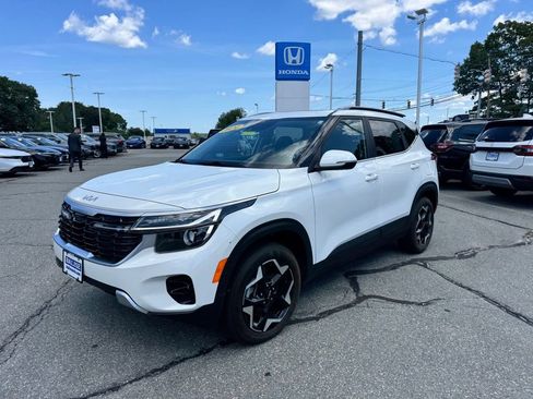 Used 2024 Kia Seltos EX AWD/4WD image 1