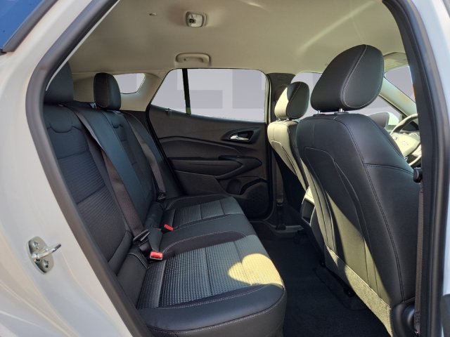 Used 2026 Chevrolet Trax LT w/ LT Convenience Package FWD image 18