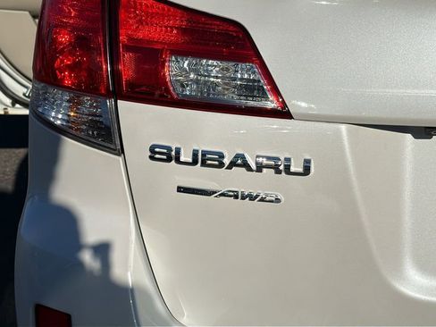 Used 2014 Subaru Outback 2.5i Premium image 12