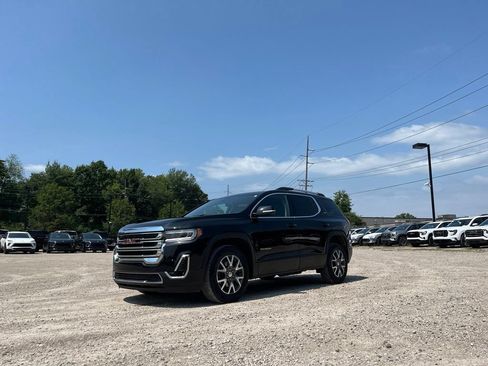 Used 2023 GMC Acadia SLT w/ Preferred Package AWD/4WD image 2
