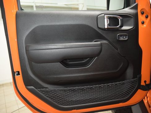 Used 2025 Jeep Wrangler Sport image 40