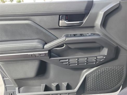 Used 2025 Toyota Tacoma TRD Sport image 19