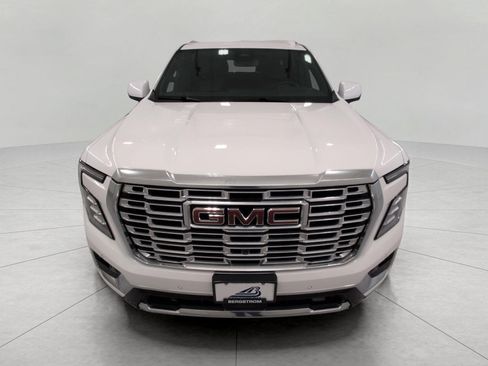 Used 2025 GMC Yukon XL Denali AWD/4WD image 13