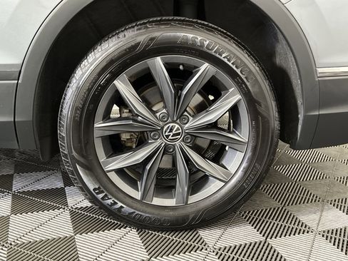Used 2022 Volkswagen Tiguan SE image 12