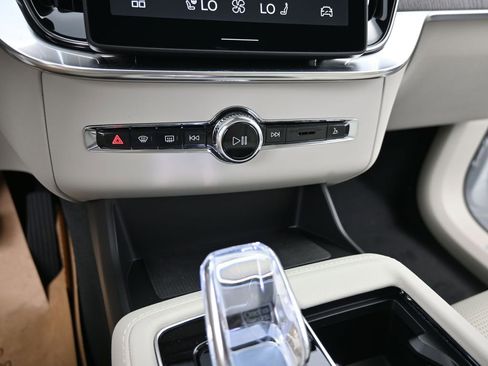 New 2026 Volvo XC90 B6 Ultra w/ Protection Package AWD/4WD image 23