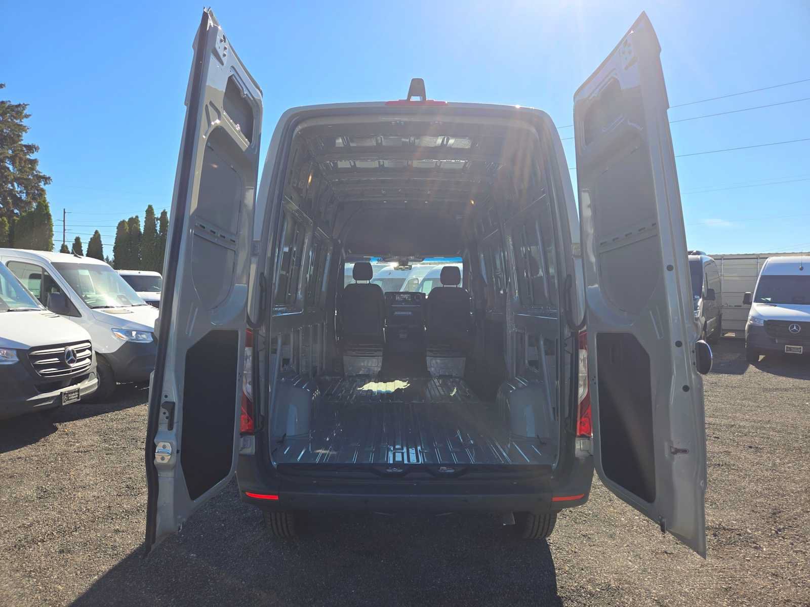 Used 2026 Mercedes-Benz Sprinter 2500 image 17