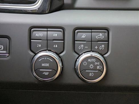 Used 2025 GMC Sierra 3500 Denali w/ Denali Reserve Package image 18