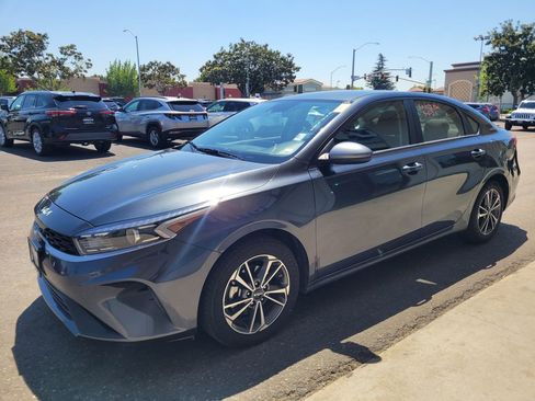 Used 2023 Kia Forte LXS FWD image 6
