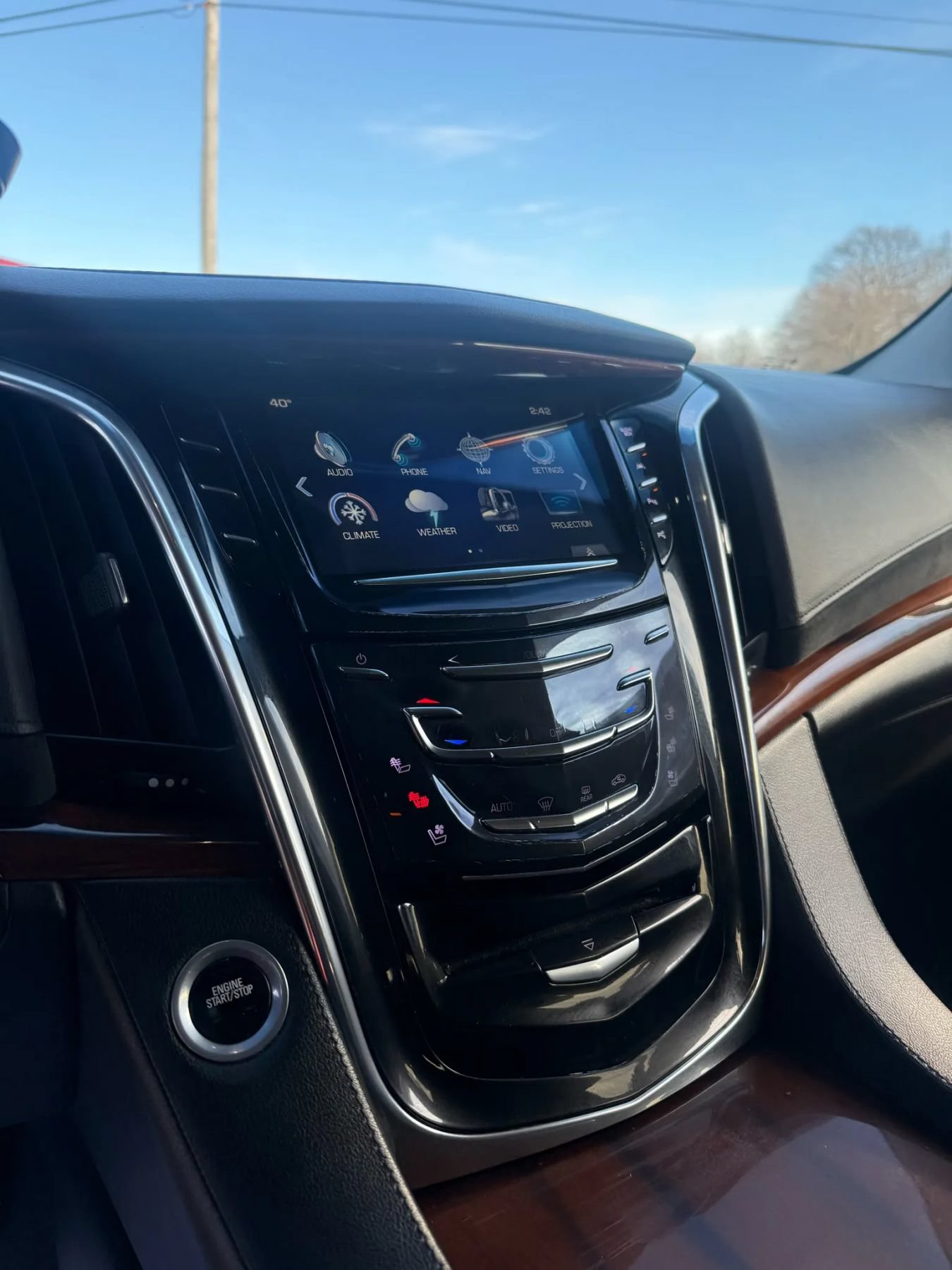 Used 2017 Cadillac Escalade ESV Luxury AWD/4WD image 13