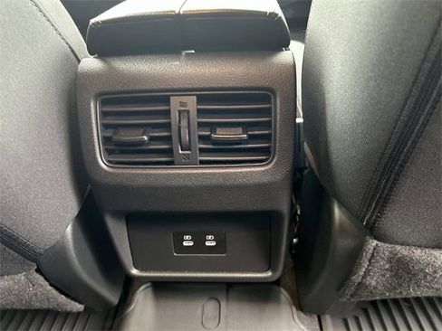 Used 2025 Nissan Rogue SV image 16