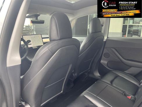 Used 2021 Tesla Model Y Performance image 26