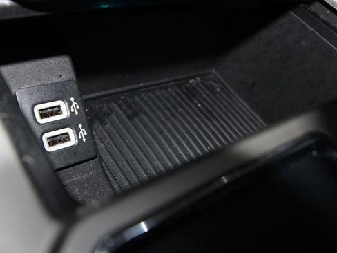 Used 2017 Ford F150 Lariat w/ Equipment Group 502A Luxury image 19