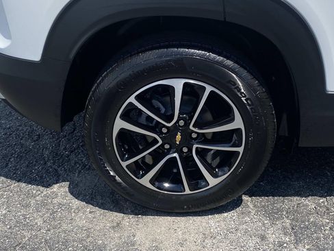 New 2026 Chevrolet TrailBlazer LT w/ Convenience Package FWD image 7