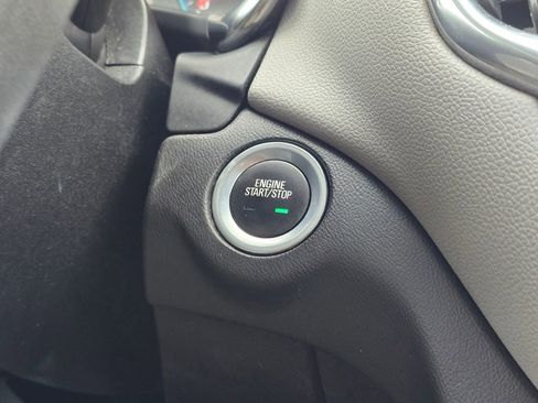 Used 2018 Chevrolet Equinox LS image 38