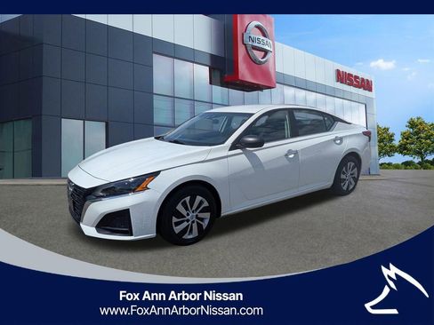 Certified 2024 Nissan Altima 2.5 S FWD image 1