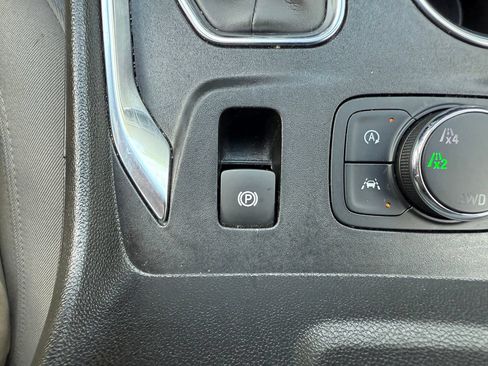 Certified 2022 Chevrolet Traverse LS w/ LPO, Floor Liner Package AWD/4WD image 23