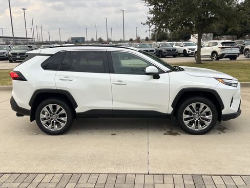 Used 2024 Toyota RAV4 XLE Premium image 11